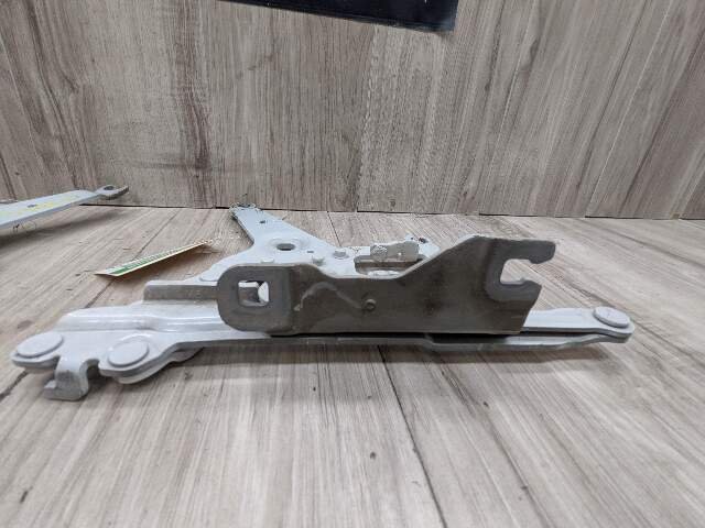 OEM BMW F15 F16 F85 F86 X5 X6 Left Right Hood Hinge Support Bracket SET White
