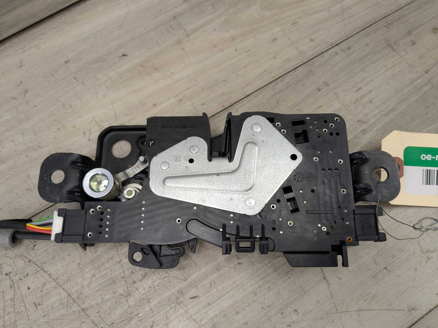 2018 BMW X3 G01 Liftgate Trunk Lid Liftgate Lock Latch Actuators SET 7383561 OEM BMW F90 F97 G01 G12 G22 G30 X3 M5 Trunk Lid Actuator Latch Lock System SET