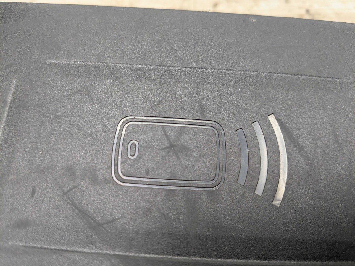 OEM BMW G20 G22 G23 G26 G80 M3 Center Console Storage Phone Car Wireless Charger