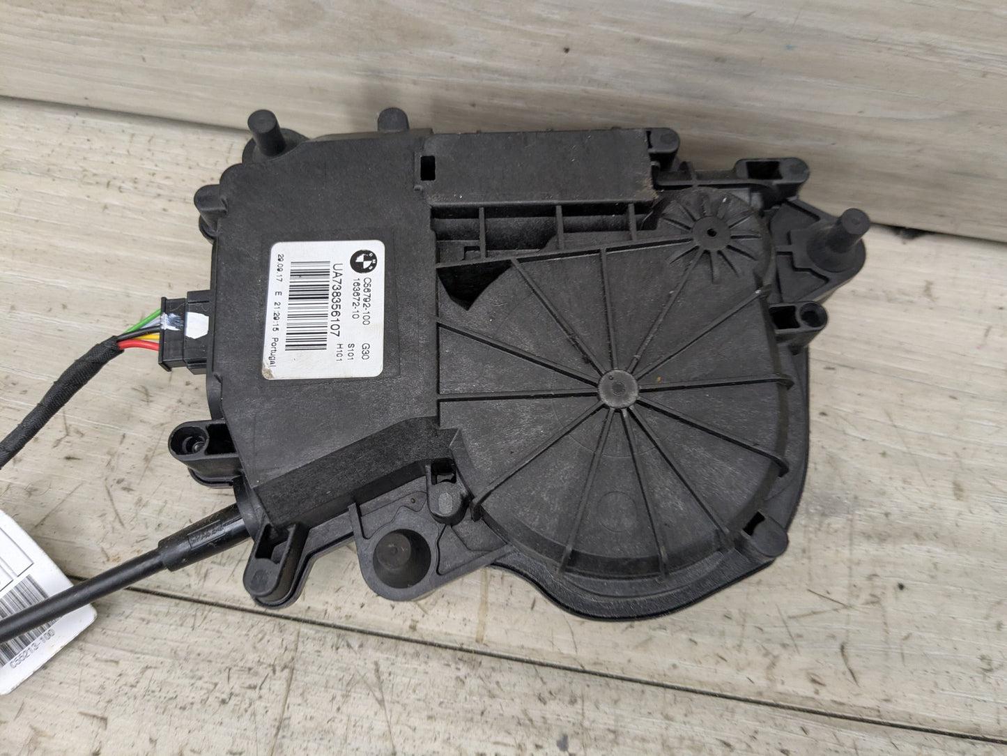 2018 BMW X3 G01 Liftgate Trunk Lid Liftgate Lock Latch Actuators SET 7383561 OEM BMW F90 F97 G01 G12 G22 G30 X3 M5 Trunk Lid Actuator Latch Lock System SET