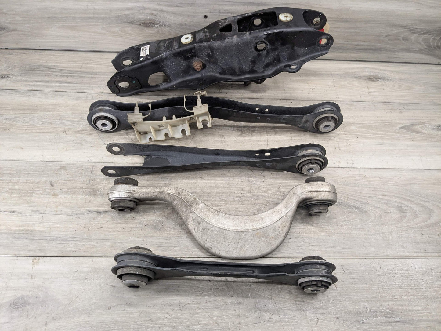19-25 OEM BMW G05 G06 G07 X5 X7 Rear Left Driver Control Arm Wishbone SET