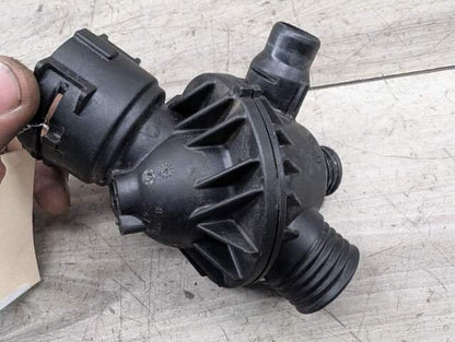 OEM BMW F15 F16 F23 F30 F32 F33 F36 Engine N55 Water Coolant Thermostat Housing