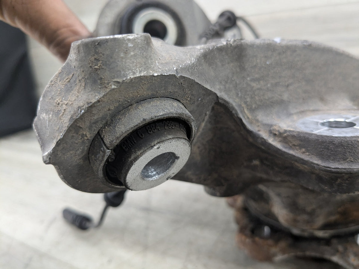 2021 BMW M340i G20 Rear Left Driver Spindle Knuckle w/ Bearing 6899305 19-25 OEM BMW G20 330 M340 REAR Left Driver Knuckle Wheel Hub Spindle Bearing OEM