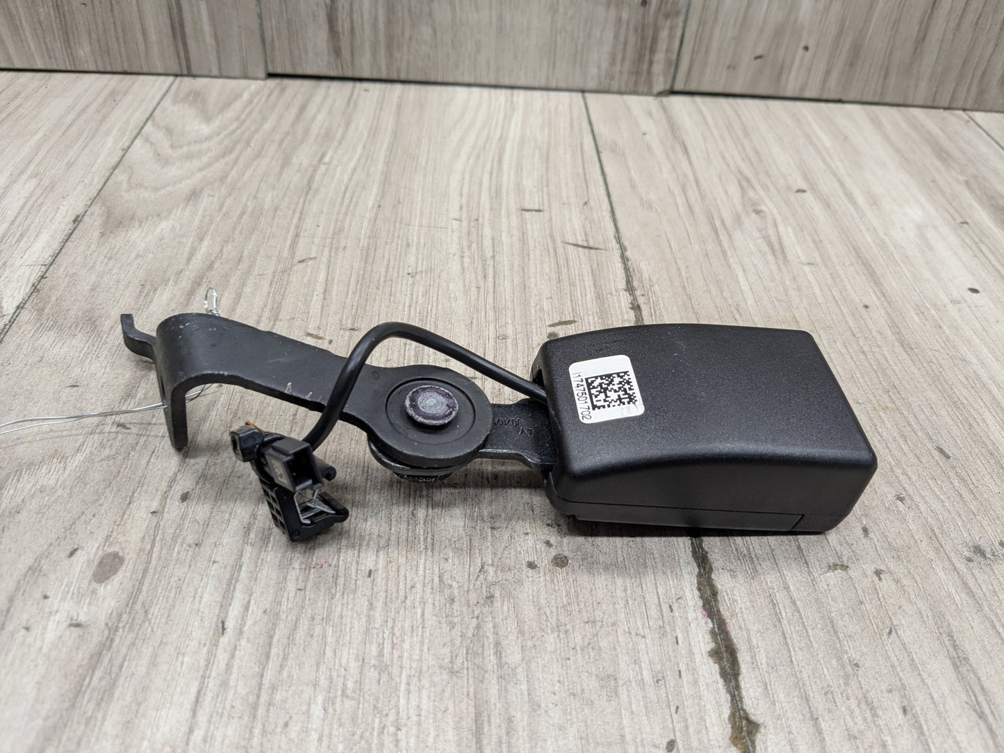 17-20 OEM BMW F90 M5 G30 530 540 M550 Rear Left Driver Seatbelt Seat Belt Buckle