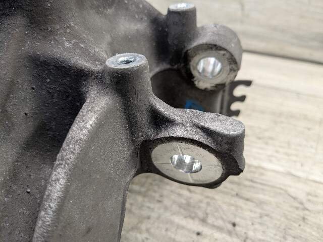2017 - 2023 BMW M550i G30 Rear Right Passenger Spindle Knuckle w/ Bearing 6866338 N63B44O2