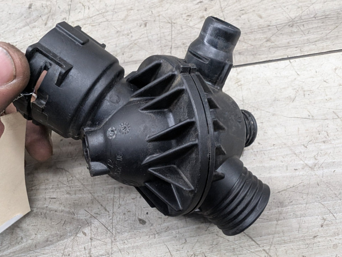2015 BMW E70 X5 Engine Motor Heat Coolant Thermostat 7598865 OEM BMW F15 F16 F23 F30 F32 F33 F36 Engine N55 Water Coolant Thermostat Housing