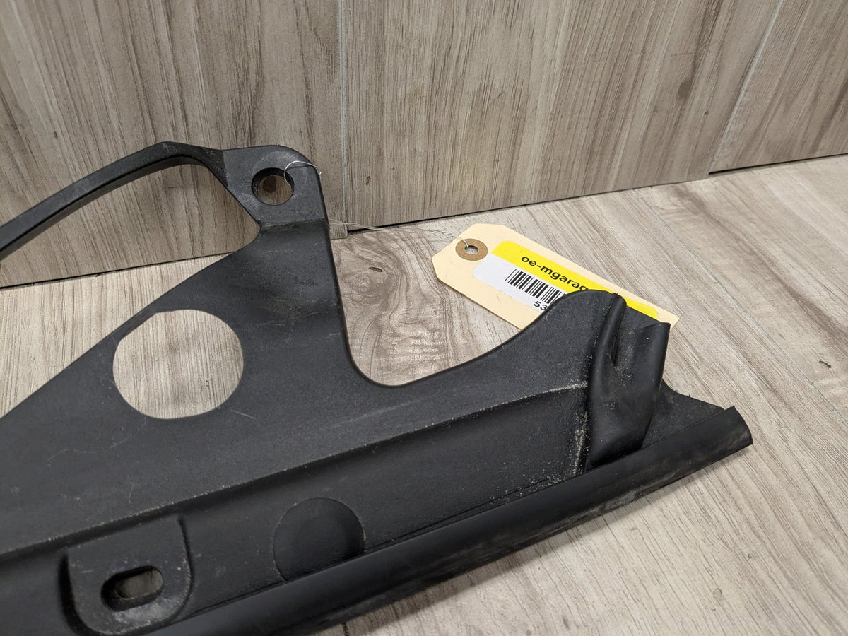 OEM BMW F90 M5 G30 530 540 M550 Front Right Engine Support Sealing Cover Trim