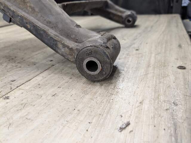 1996 - 2003 BMW Z3 E36 Rear Left Driver Spindle Knuckle w/ Bearing 1094761 M54B25O0