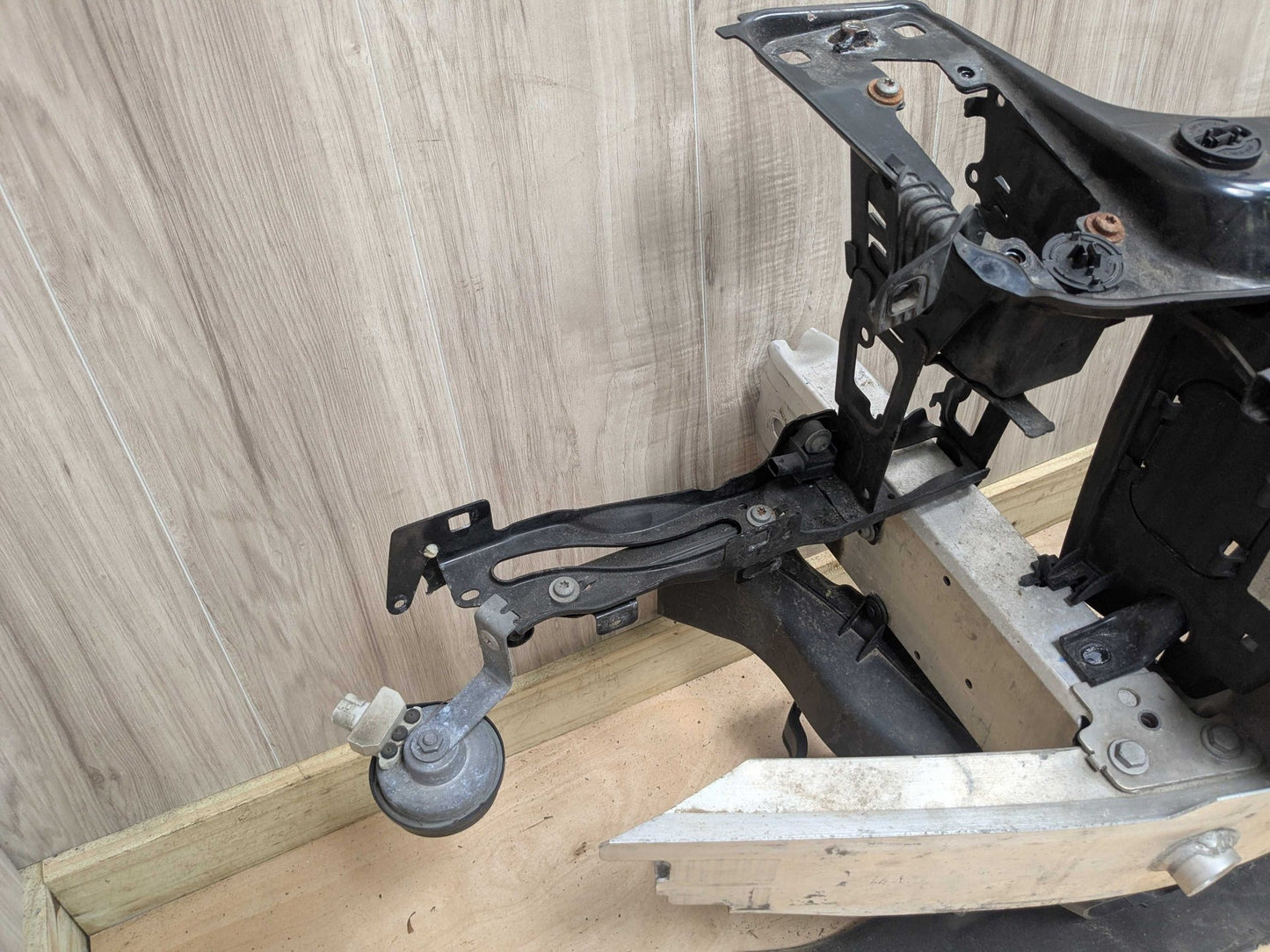 2014 BMW 435i F32 Front Clip Frame Radiator Support Assembly 7255393