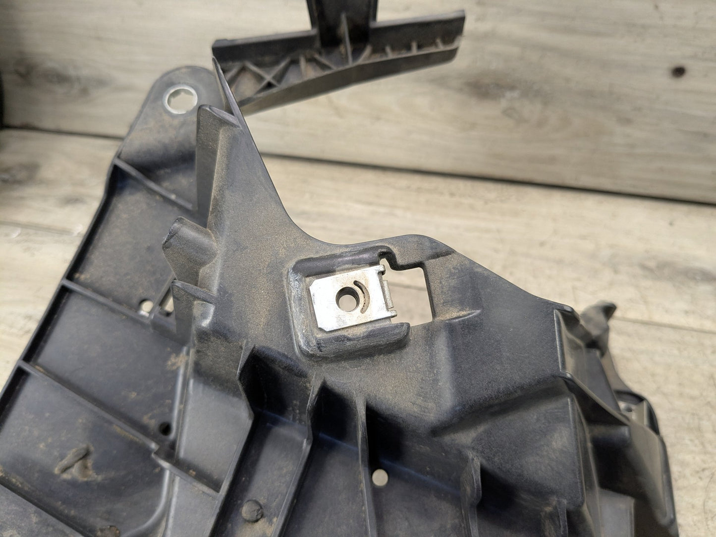 OEM BMW F15 F16 F85 F86 X5 X6 Front Left Driver Fender Mount Support Brackets
