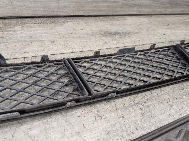 *OEM BMW Front Left Right Center Lower Bumper Grille Vent Trim