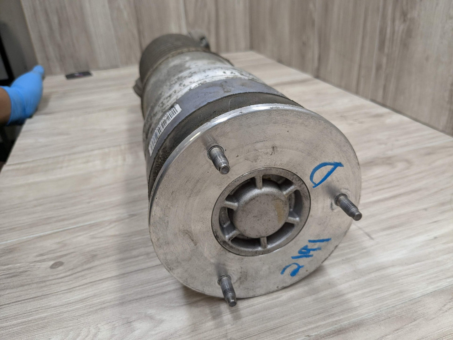 2013 BMW 750Li F02 Rear Left Driver Spring Strut Shock Absorber 6858813 13-15 LCI OEM BMW F01 F02 750 760 B7 REAR Left Driver Air Strut Shock Absorber