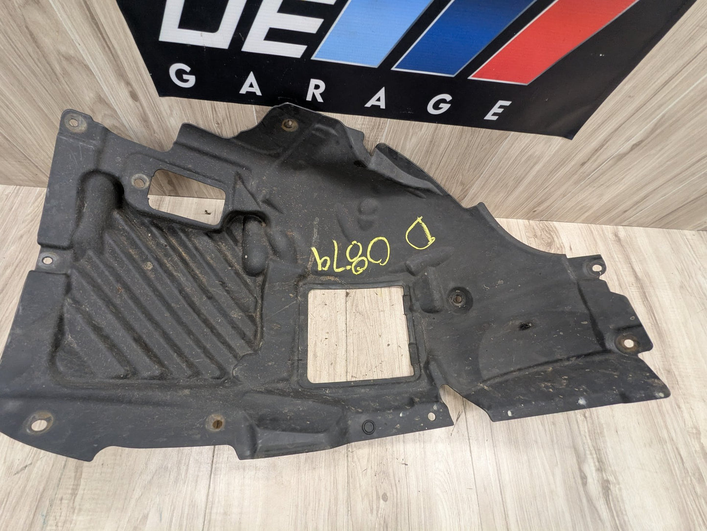 BMW Front Left Driver Wheel Fender Liner Splash Guard Intact!