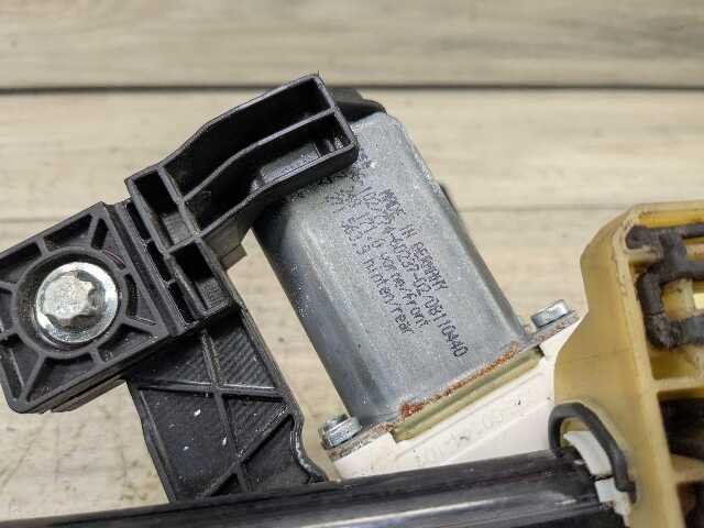 OEM BMW F10 528 535 550 M5 REAR Left Driver Door Glass Window Regulator Motor