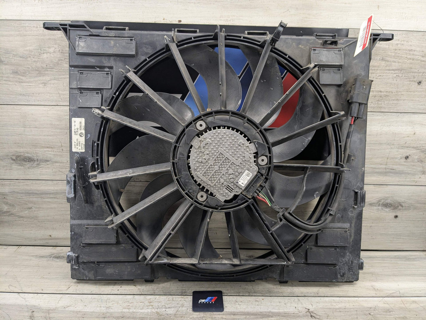 2016 BMW 740i G12 Radiator Fan Shroud Housing w/ Motor 8619626