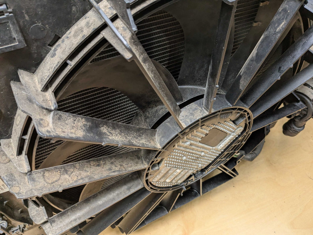 2018 BMW M550i G30 Radiator Cooling Condenser Fan Shroud Assembly 8619628 1000W