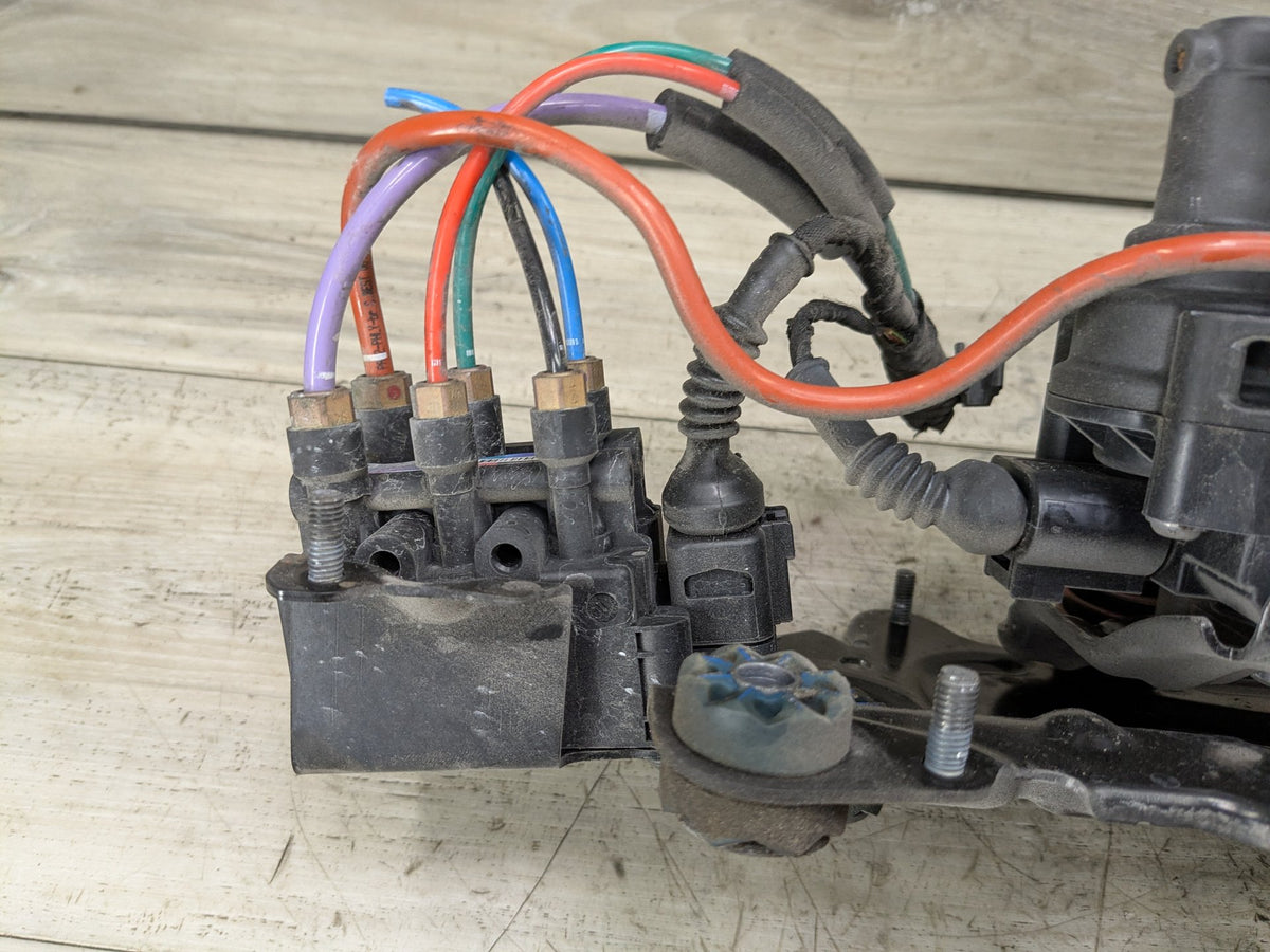 18-24 OEM AUDI Q5 SQ5 Air Suspension Compressor Pump Assembly