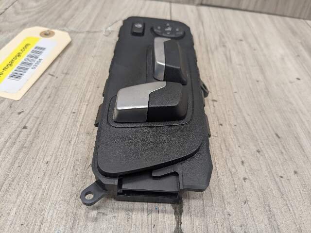 2020 - 2024 BMW X3 F97 Front Right Passenger Seat Control Switch 6801482 S58