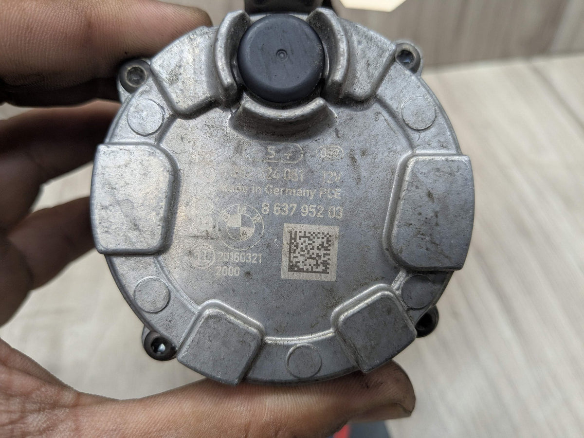 16-24 OEM BMW F90 G11 G12 G30 M5 Engine Electric Auxiliary Water Coolant Pump