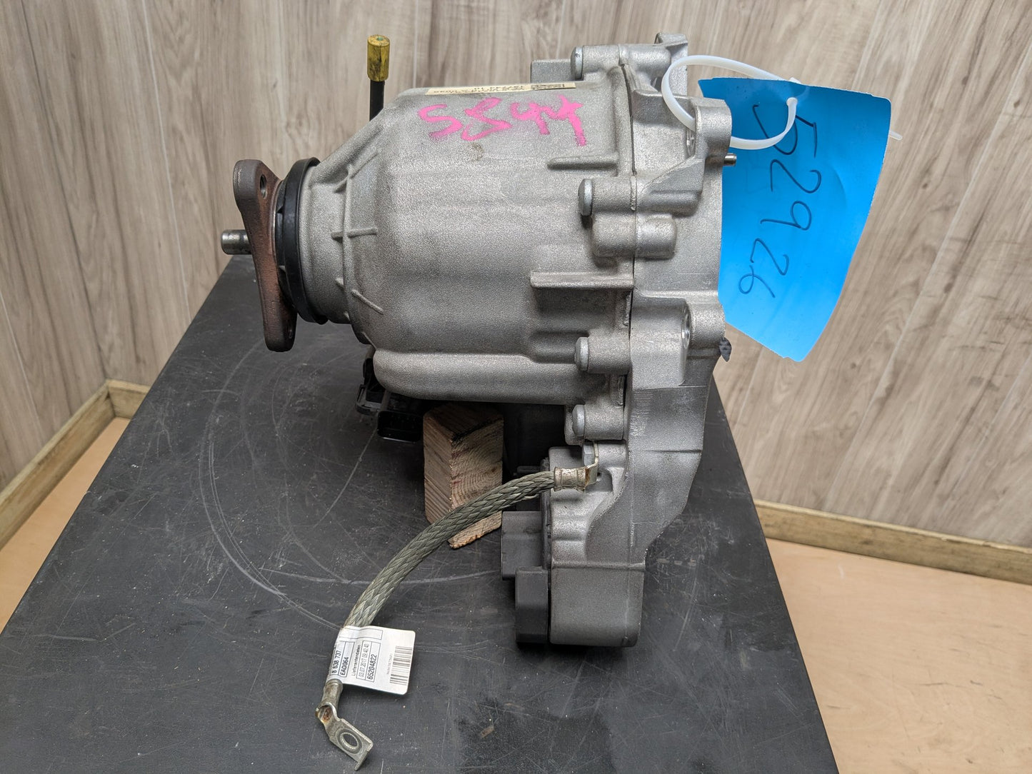 2018 BMW M550i N63B44O2 Transmission Transfer Case 119694k 8487143