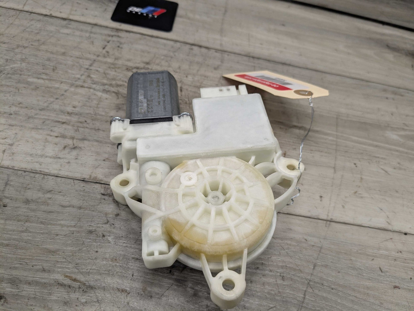 2019 BMW 330i G20 Rear Left Driver Door Window Glass Regulator Motor 8495867 19-24 OEM BMW G20 G80 330 M340 M3 Rear Left Driver Door Window Regulator Motor