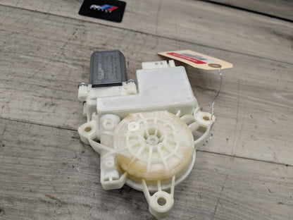 2019 BMW 330i G20 Rear Left Driver Door Window Glass Regulator Motor 8495867 19-24 OEM BMW G20 G80 330 M340 M3 Rear Left Driver Door Window Regulator Motor