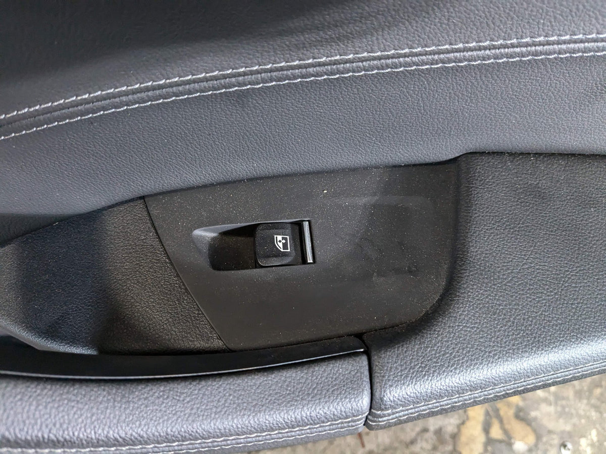 2019 BMW X3 G01 Rear Right Passenger Interior Door Panel Card 6844752 OEM BMW G01 X3 REAR Right Passenger Interior Door Panel Card Trim Cover Black OEM