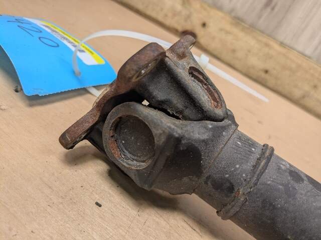 2010 - 2015 BMW 750i F01 Front Propeller Driveshaft Drive Shaft 8628043 N63B44O1