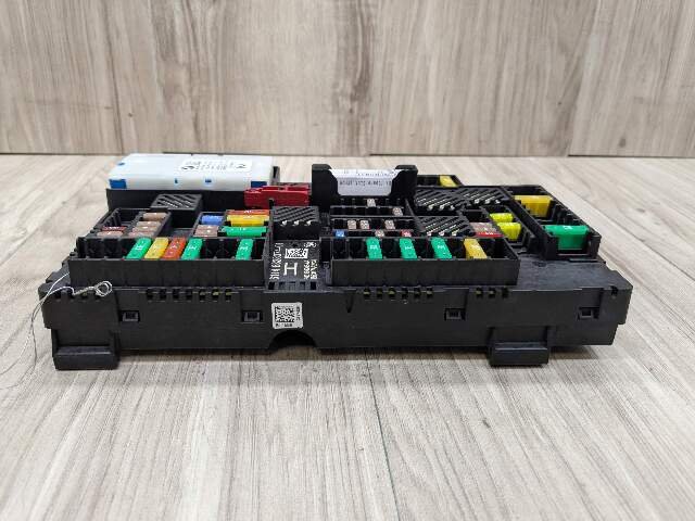 OEM BMW G01 X3 G02 X4 Rear Battery Power Distribution Fuse Relay Junction Box