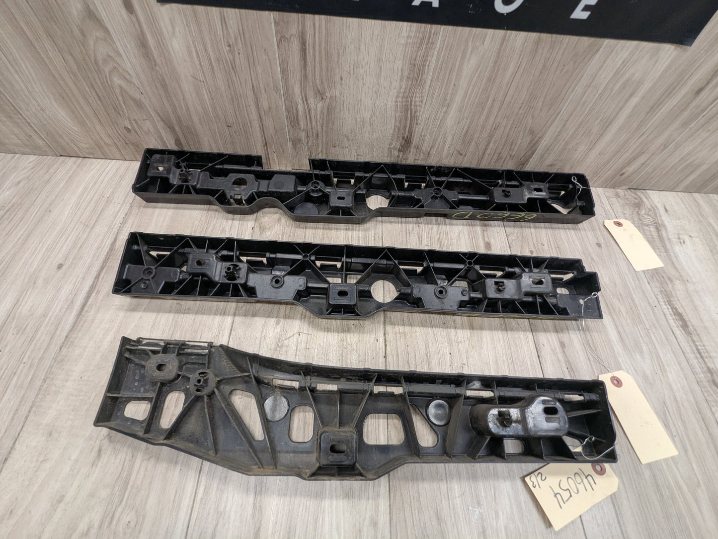 17-23 OEM BMW G30 F90 M5 Left Driver Side Skirt Rocker Panel Bracket SET