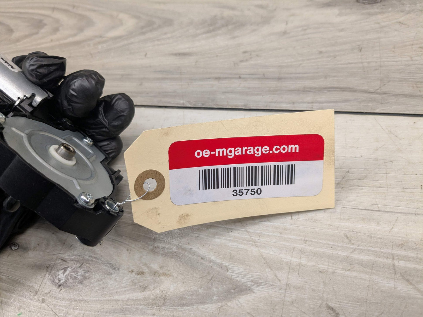 2022 BMW M340i G20 Sunroof Sun Roof Glass Motor 7424804 OEM BMW G20 G22 G26 G42 G80 G82 G87 M2 M3 M4 Sunroof Moonroof Motor Drive Unit
