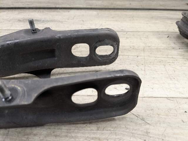 2017 - 2023 BMW M550i G30 Rear Right Passenger Control Arms SET 6861114 N63B44O2