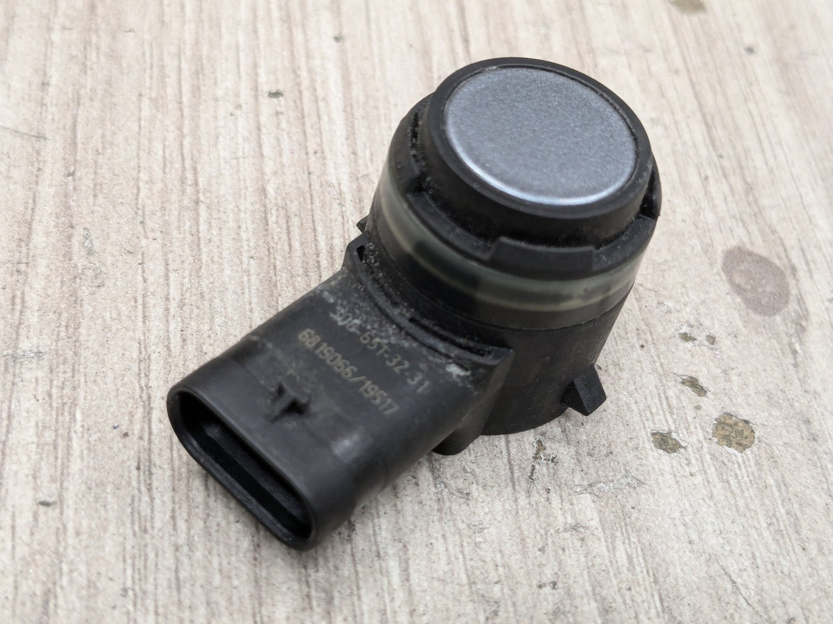 2017-2023 BMW M550i G30 Bumper PDC Parking Distance Sensor 9283200 15-20 OEM BMW F16 F90 F97 G01 G30 I12 i8 M5 X3 Bumper Parking PDC Sensor OEM