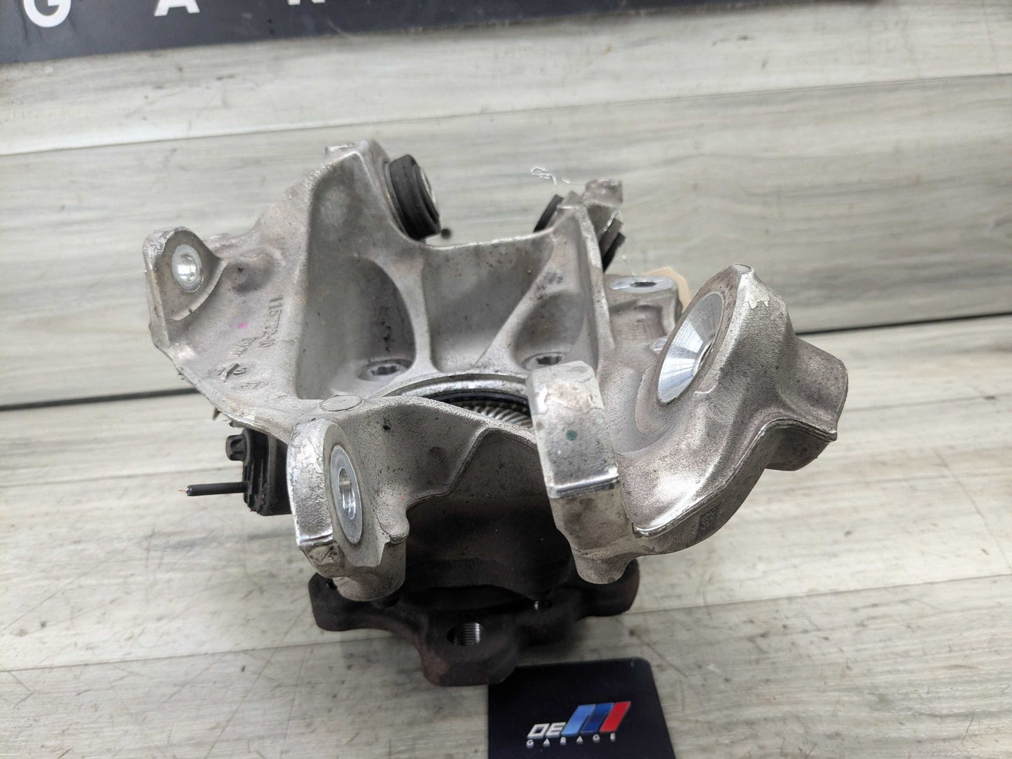 OEM BMW G20 330 M340 REAR Right Passenger Knuckle Wheel Hub Spindle Bearing