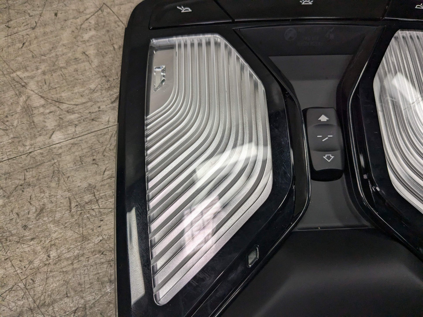 OEM BMW G01 G05 G20 G26 G30 G80 G82 Headliner Roof Console Dome Light SOS Switch