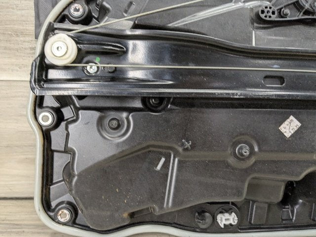 19-25 OEM BMW G05 X5 REAR RIGHT Passenger Door Window Regulator Motor