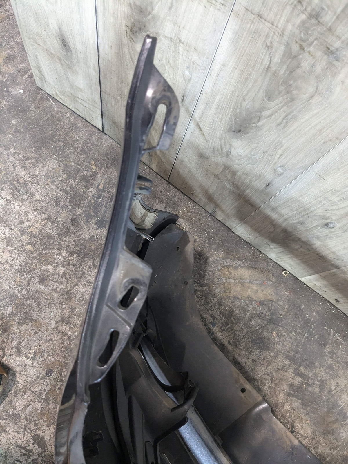 22011 BMW 750Li F02- Front Bumper Cover