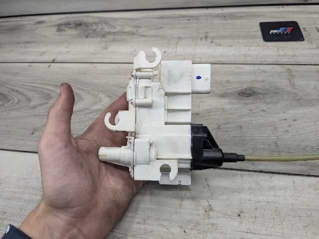2016 BMW 750i G12 Rear Left Driver Door Latch Lock Actuator w/ Soft Close 2581897 16-22 OEM BMW G11 G12 REAR LEFT DRIVER Side Door Lock Latch Actuator SOFT CLOSE