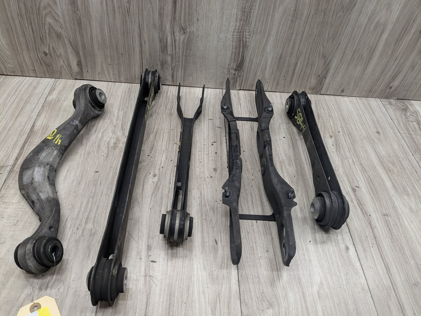 2017-2023 BMW M550i G30 Rear Right Passenger Control Arms SET 6870536 OEM BMW G11 G12 G14 G15 G16 G30 Rear Right Passenger Upper Lower Control Arm SET