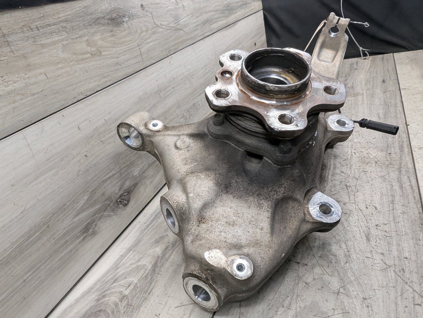 OEM BMW F95 G05 G06 G07 G09 X5 X7 Front Left Driver Hub Spindle Knuckle Bearing
