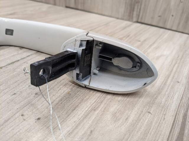 2020 BMW 228i F44 Rear Left Driver Exterior Door Handle w/ Comfort Access 9463335