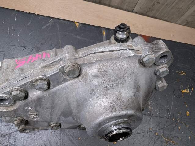 OEM BMW F22 F30 F32 F36 xDrive AWD Front Differential Axle Gearbox Carrier AT