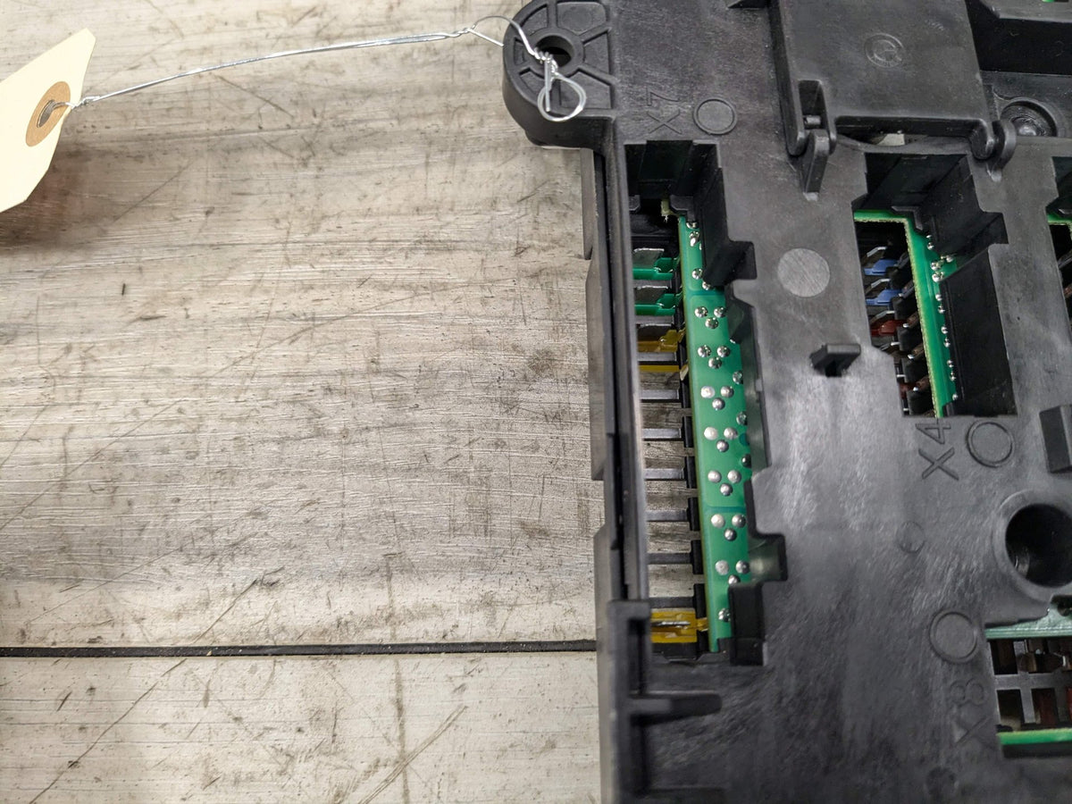 OEM BMW G05 G07 X5 X7 Rear Battery Power Distribution Fuse Relay Junction Box
