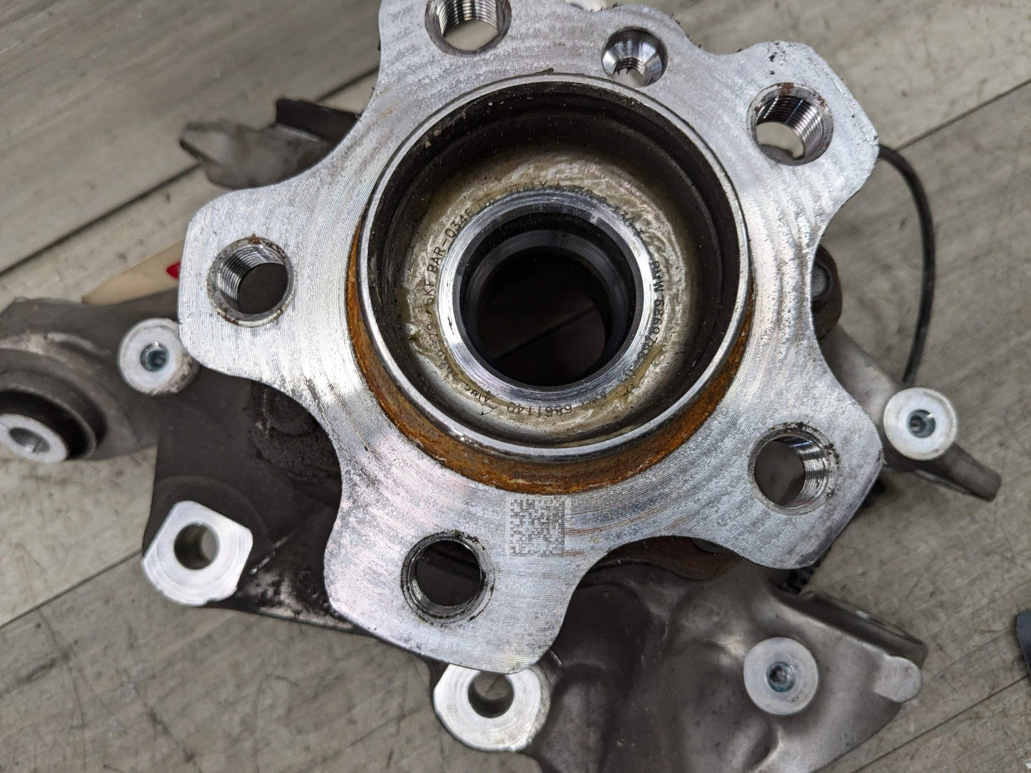 2021 BMW 330i G20 Rear Right Passenger Spindle Knuckle w/ Bearing 6899306 19-24 OEM BMW G20 330 M340 REAR Right Passenger Knuckle Hub Spindle Bearing RWD