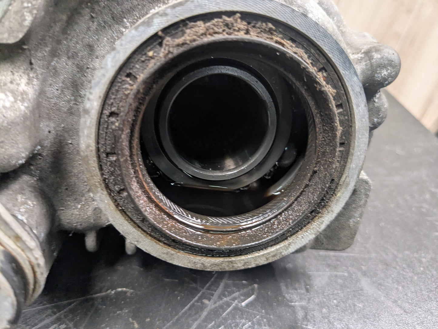 2013 BMW 750i N63B44O1 Transmission Transfer Case k 7649782