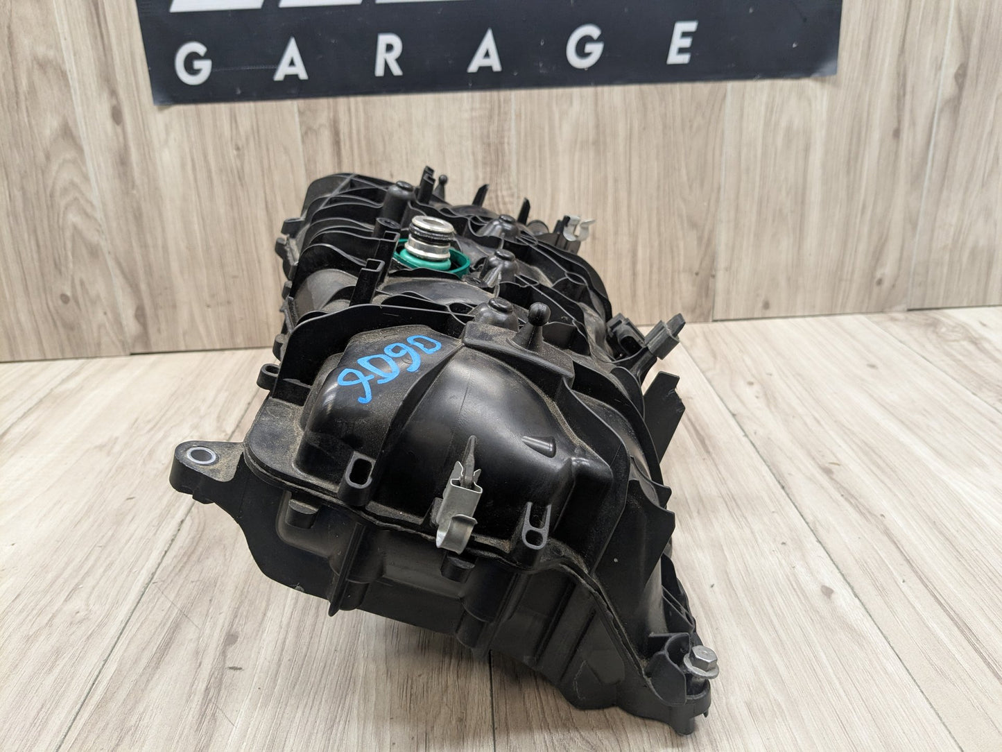 OEM BMW G01 G20 G26 G30 230 330 430 530 X3 Engine B46 Intake Manifold 8647975