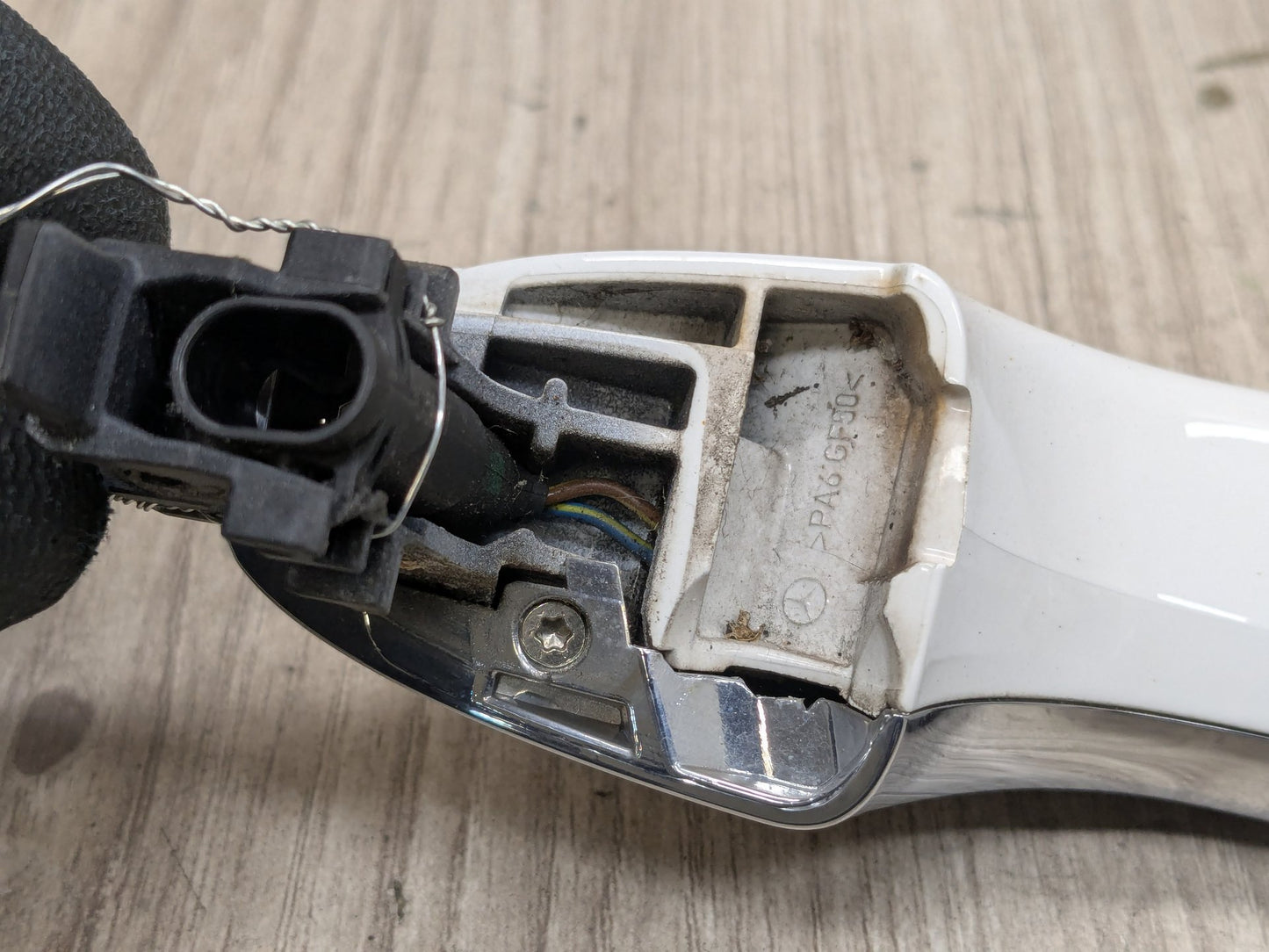 2015-2021 Mercedes-Benz C43 W205 Front or Rear Right Passenger Exterior Door Handle A0997605601