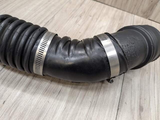 08-13 OEM BMW E88 E90 E92 E93 135 335 Engine Turbo Air Duct