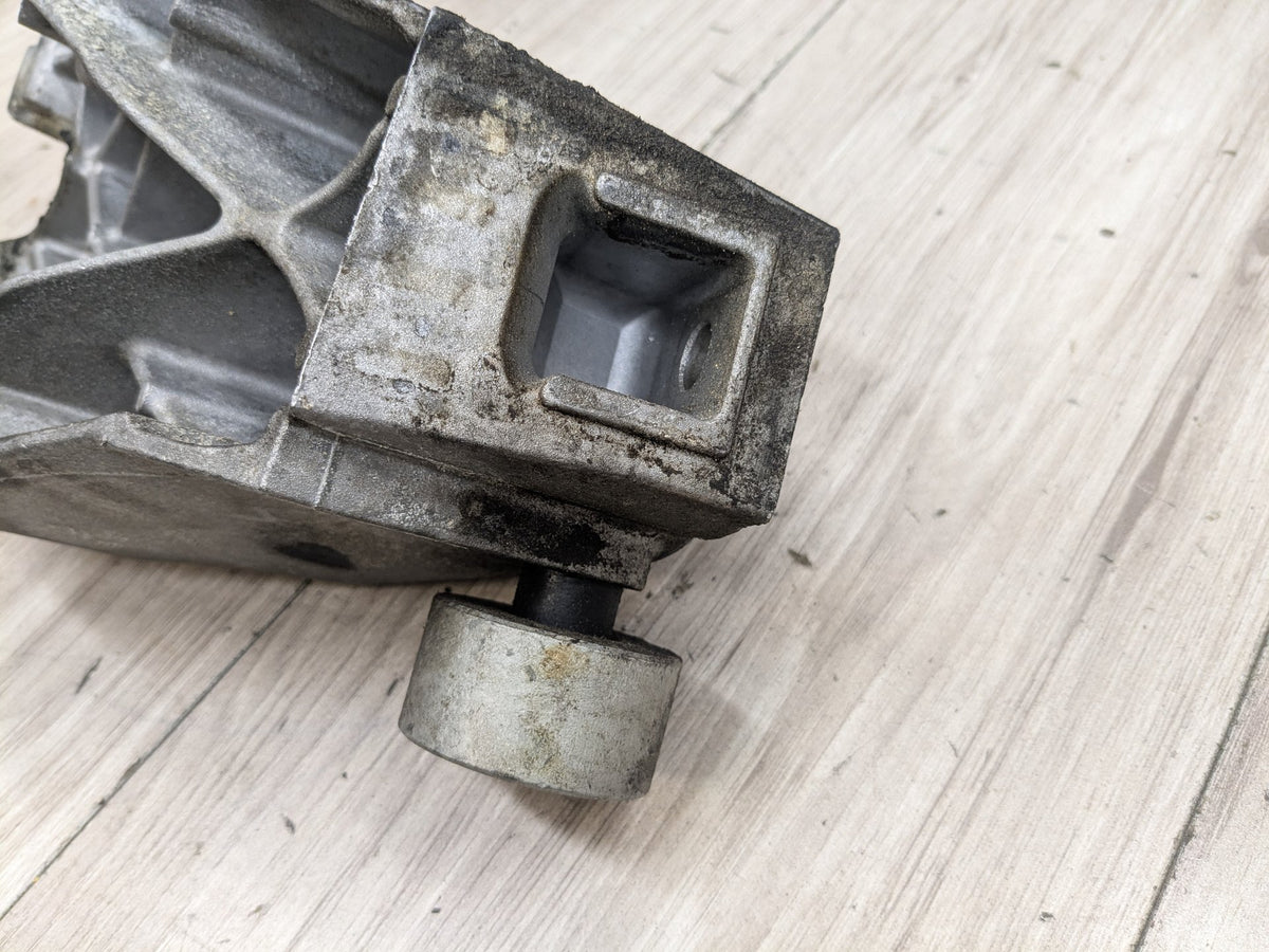 BMW G20 G22 G26 G30 G01 B46 Left Driver Engine Bracket Support Mount 6864595