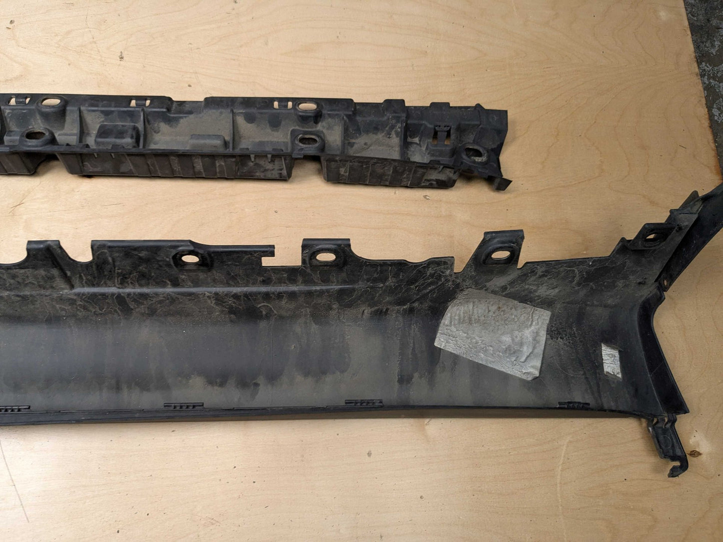 *14-18 OEM BMW F15 X5 Left Driver Side Skirt Rocker Panel Molding w/ Bracket
